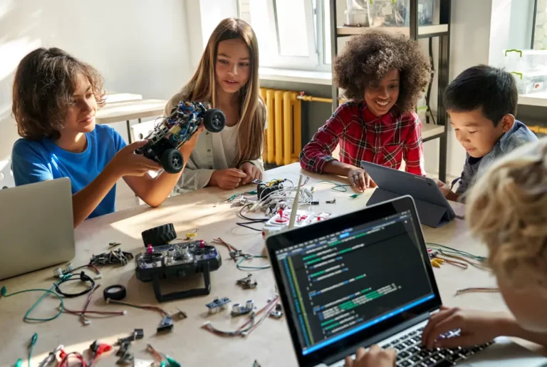 4 Smart Ways AI is Transforming the Education Sector