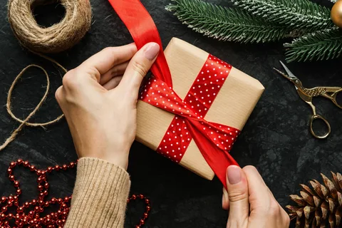 Art of Gift Wrapping for Exquisite and Expensive Items