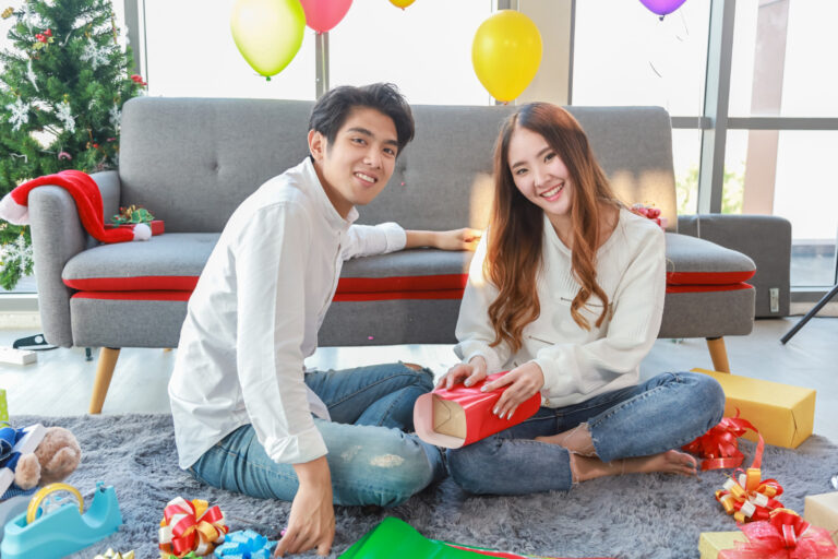 Celebrate Your Love: Unique Anniversary Gifts For Wife