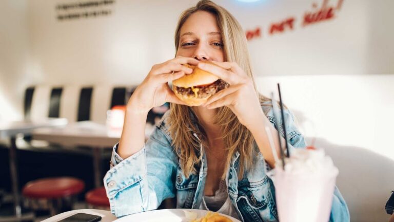 Fast Food Joints to Satisfy Your Junk Cravings