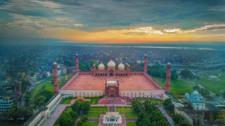 Top 5 Investment Societies on Raiwind Road: Which Ones? Top 5 Investment Societies on Raiwind Road: Which Ones?