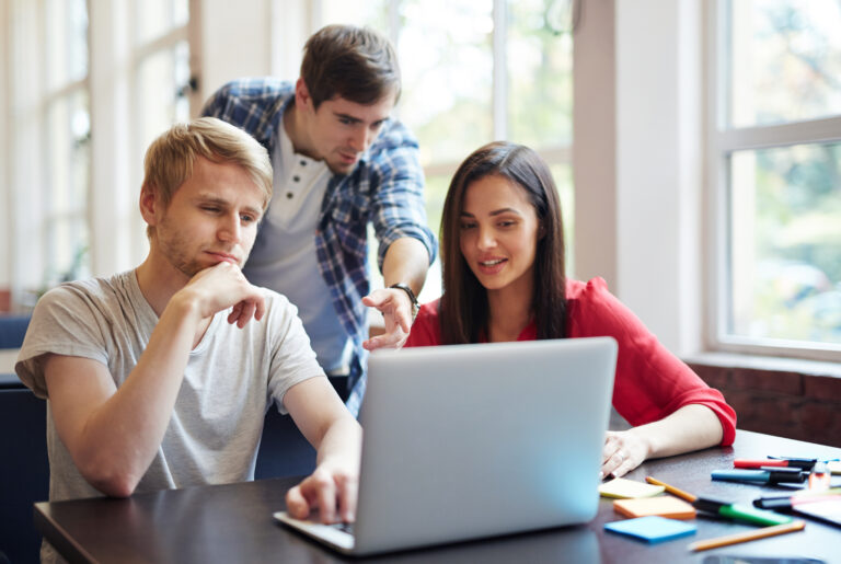 WHAT STRUGGLES STUDENTS FACE WHILE WRITING ASSIGNMENTS? WHAT STRUGGLES STUDENTS FACE WHILE WRITING ASSIGNMENTS?