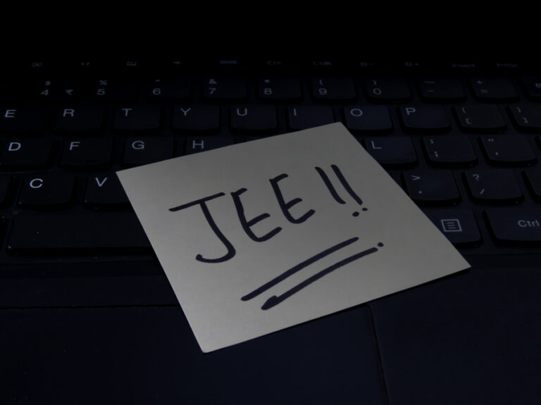 The Top 8 IIT JEE Exam Day Strategies You Must Note!
