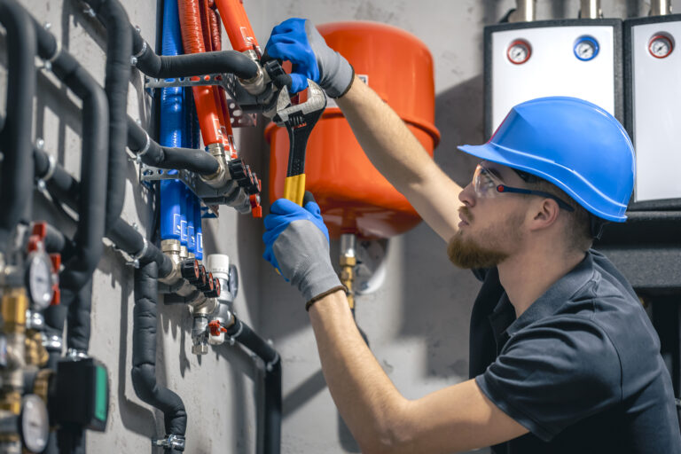 When to Call an Emergency Plumber for Immediate Help