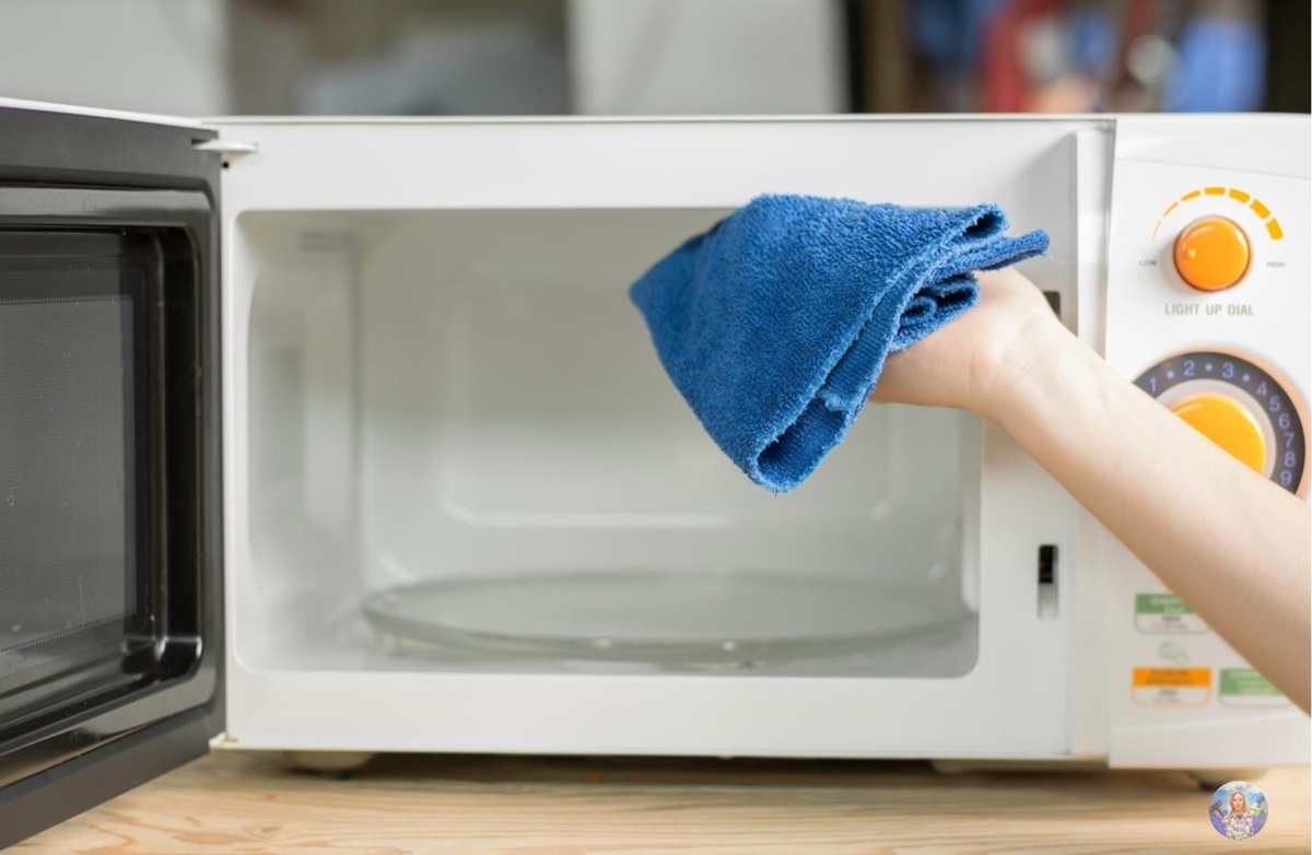 microwave cleaning