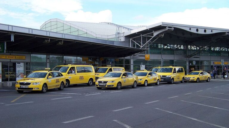 Taxi to Gatwick Airport