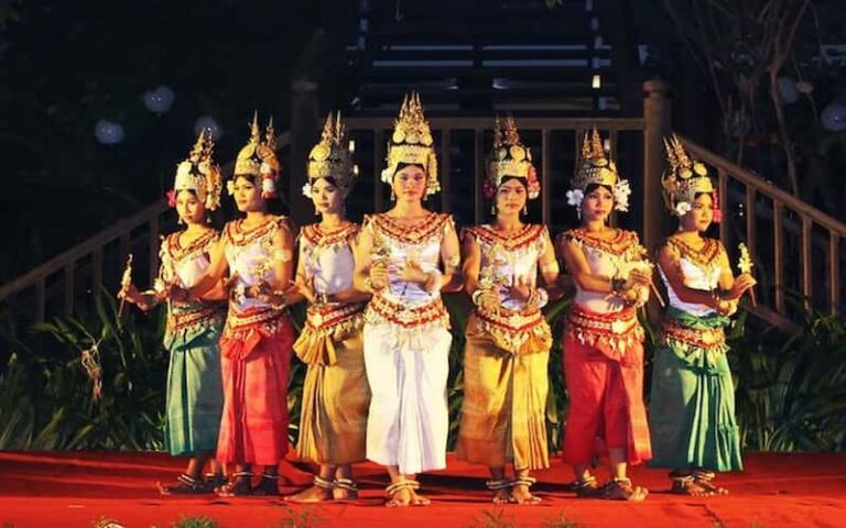 Cambodia Travel Guide: Explore Culture & Nature