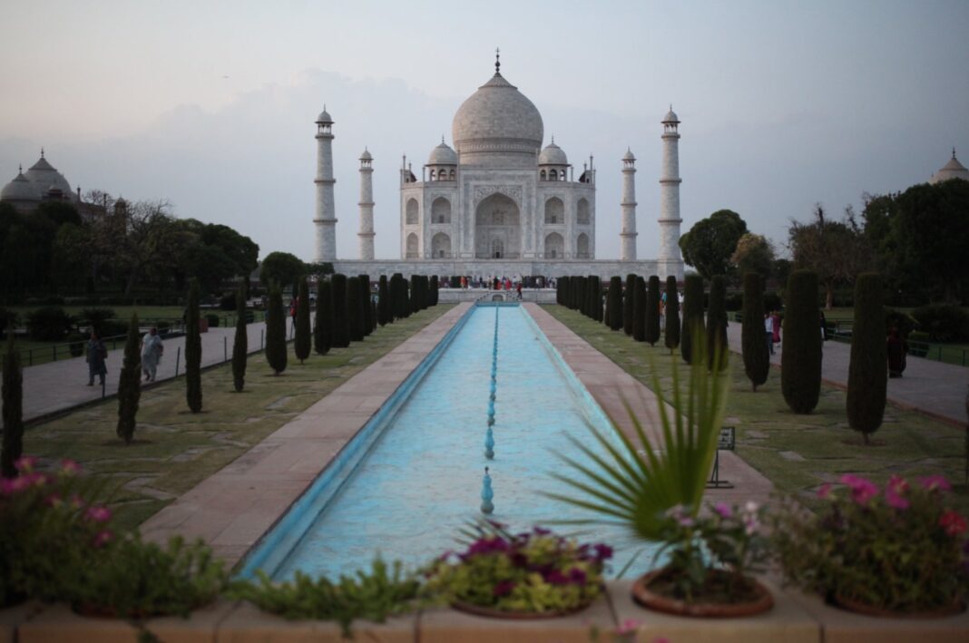 taj mahal tour