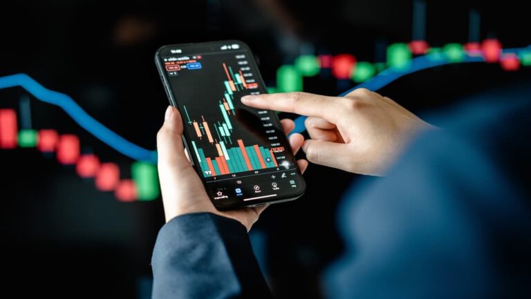 Combining Share CFDs with Other Instruments: A Guide