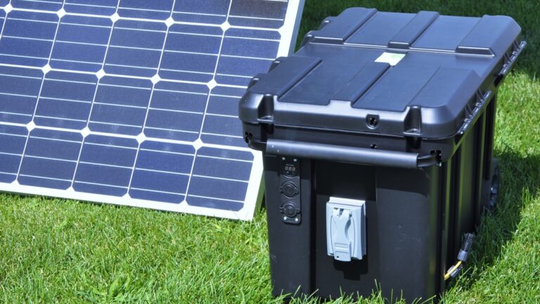 How Solar Suppliers Help Achieve Energy Independence